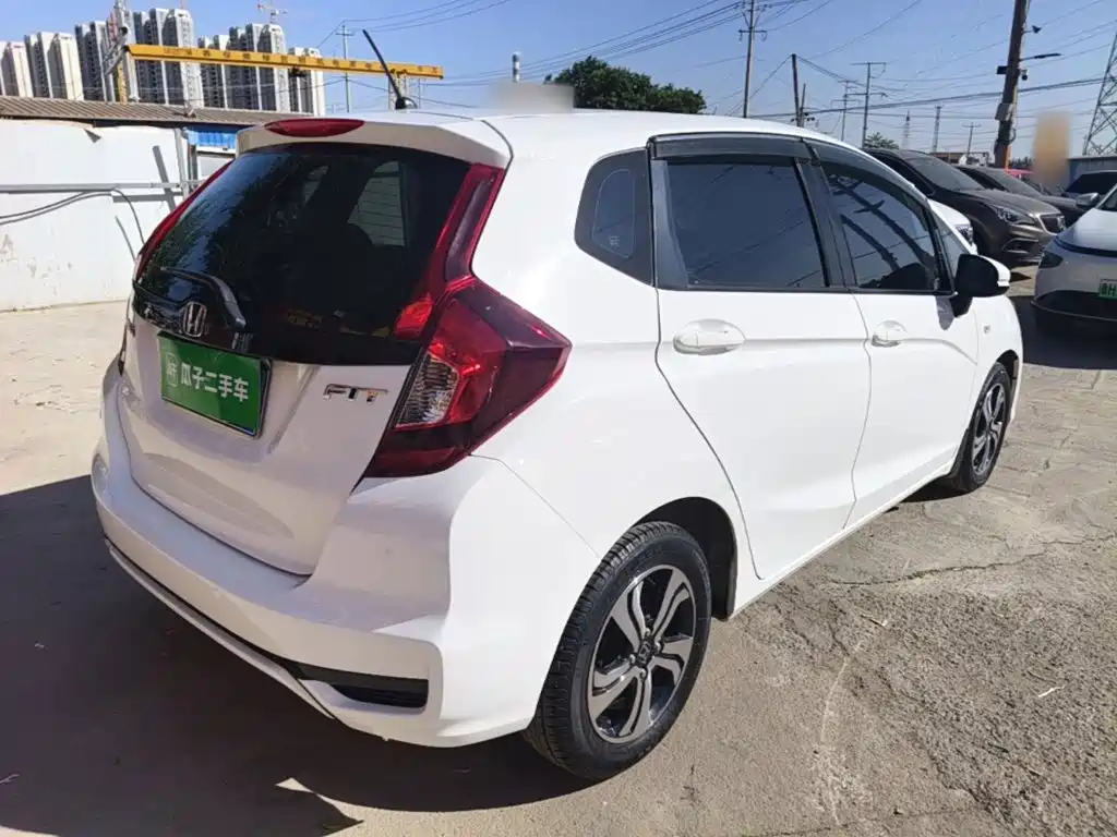 Honda Fit — миниатюра 7