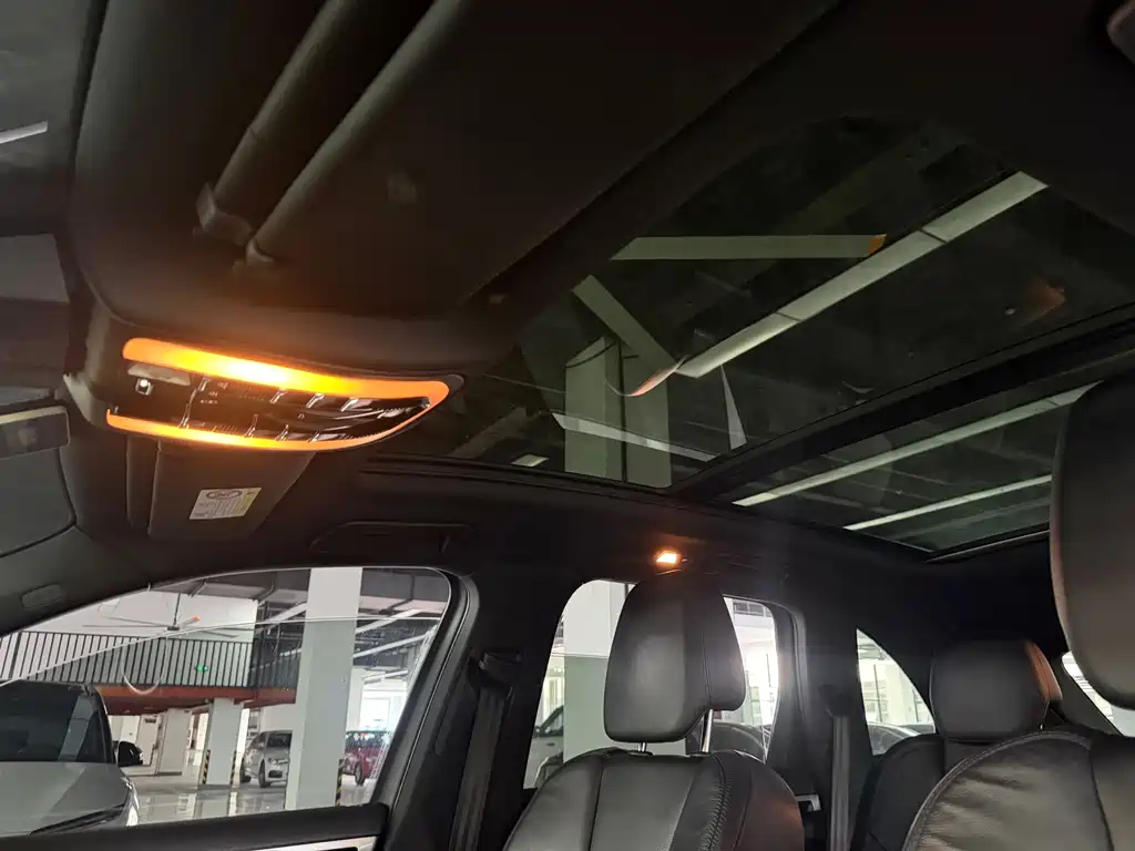 Porsche Cayenne — миниатюра 8