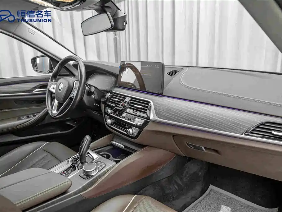 BMW 5 Series — миниатюра 14