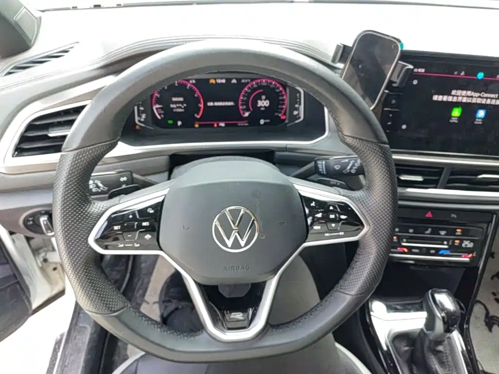 Volkswagen T-Roc — миниатюра 11