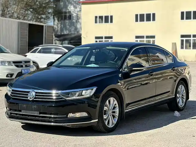VOLKSWAGEN MAGOTAN 2018