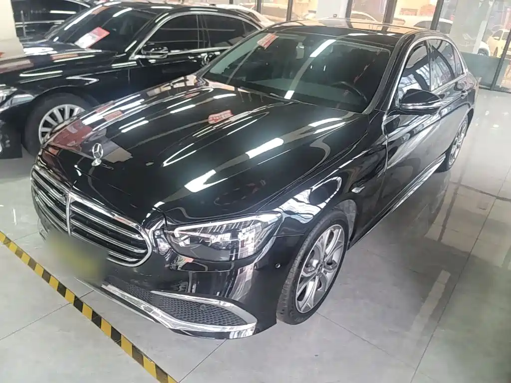 Mercedes-Benz E-Class — миниатюра 2
