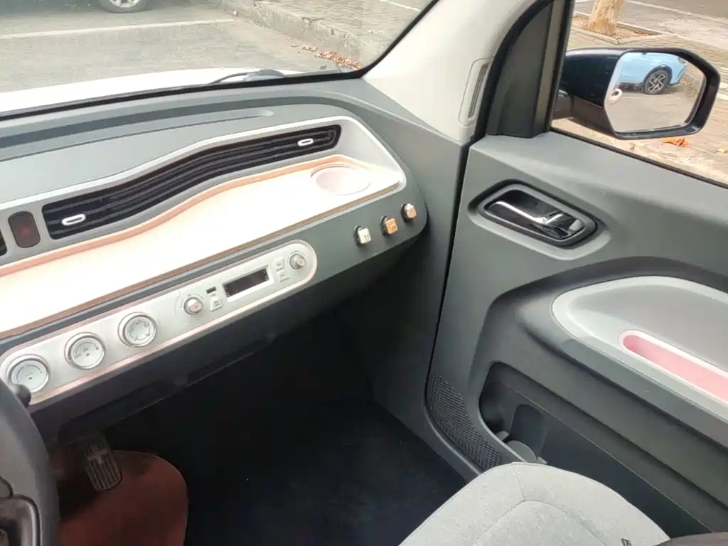Wuling MINIEV — миниатюра 13