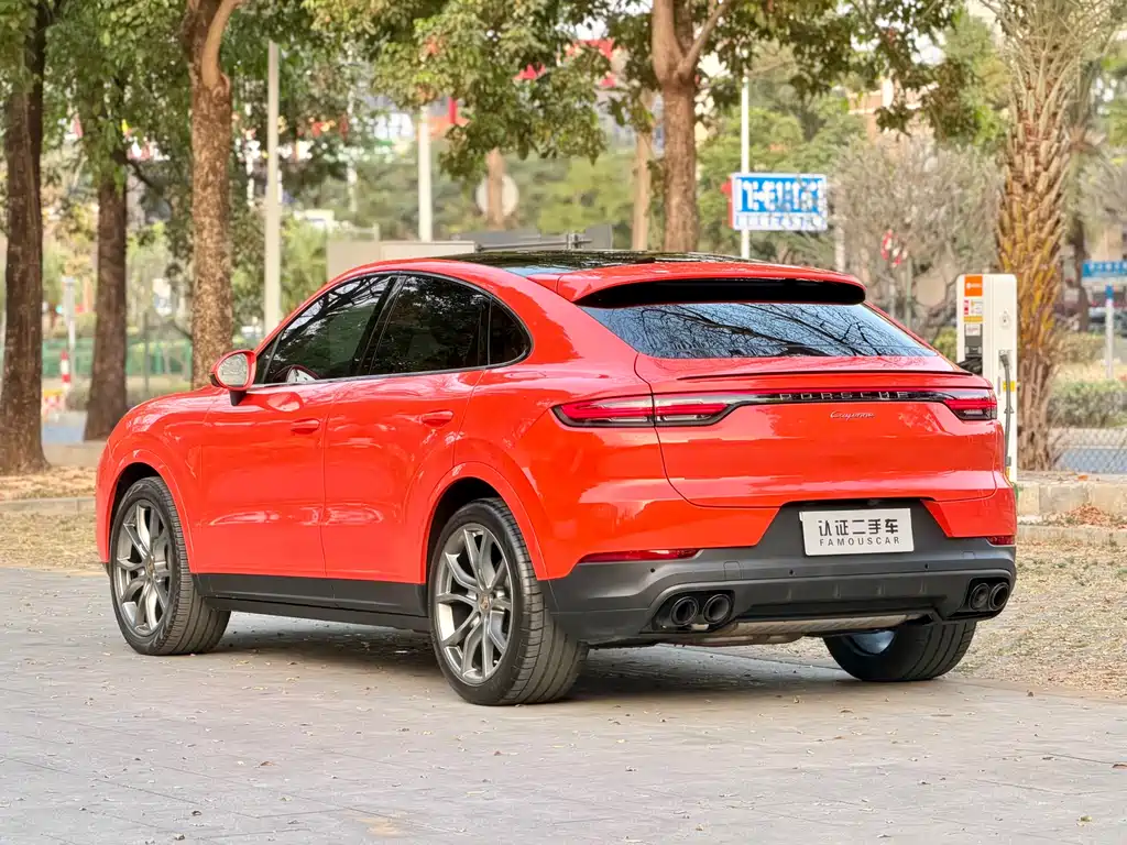 PORSCHE CAYENNE