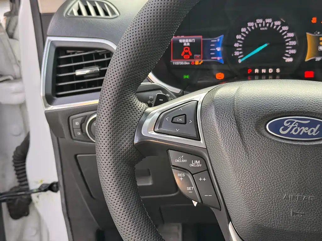 Ford Edge — миниатюра 11