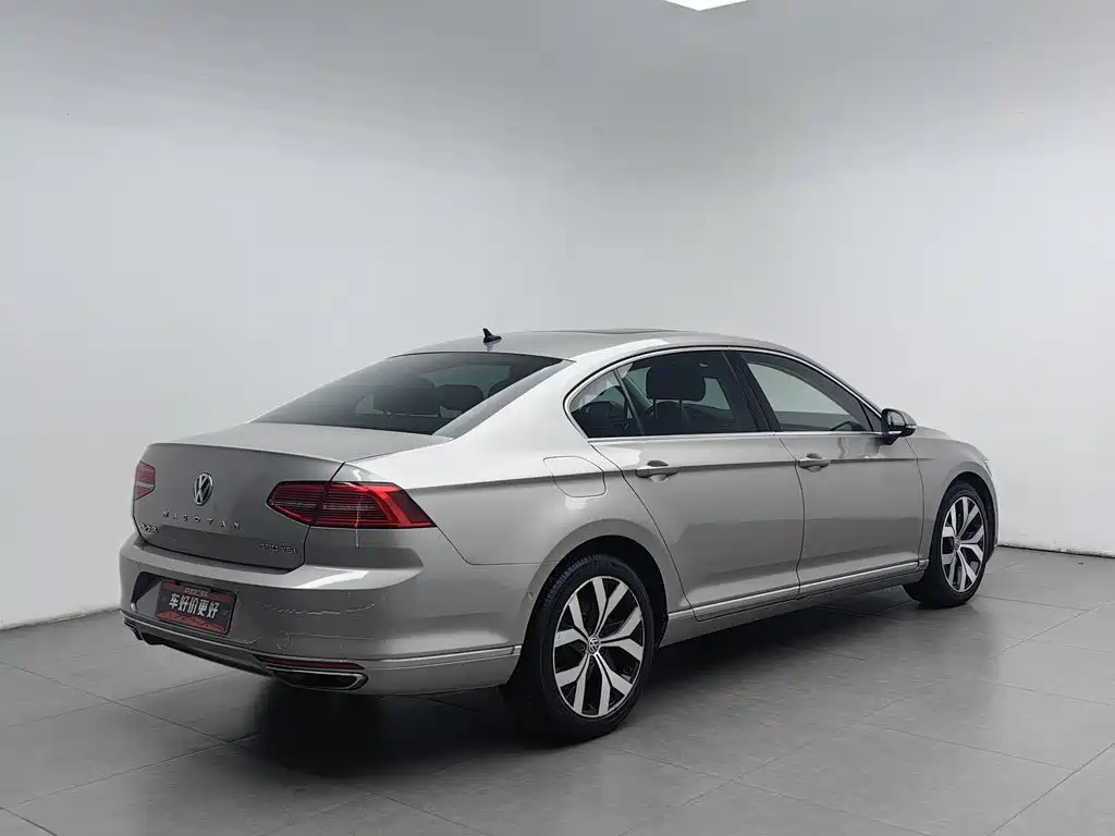 Volkswagen Magotan — миниатюра 2