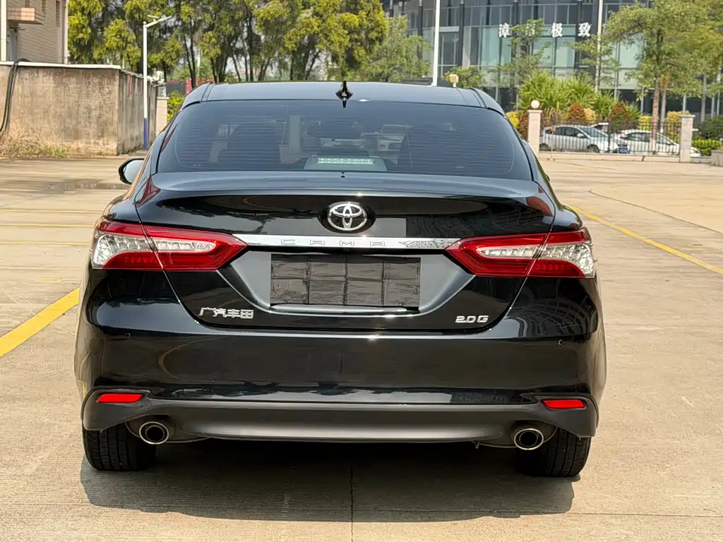 Toyota Camry 2021 2.0G Luxury