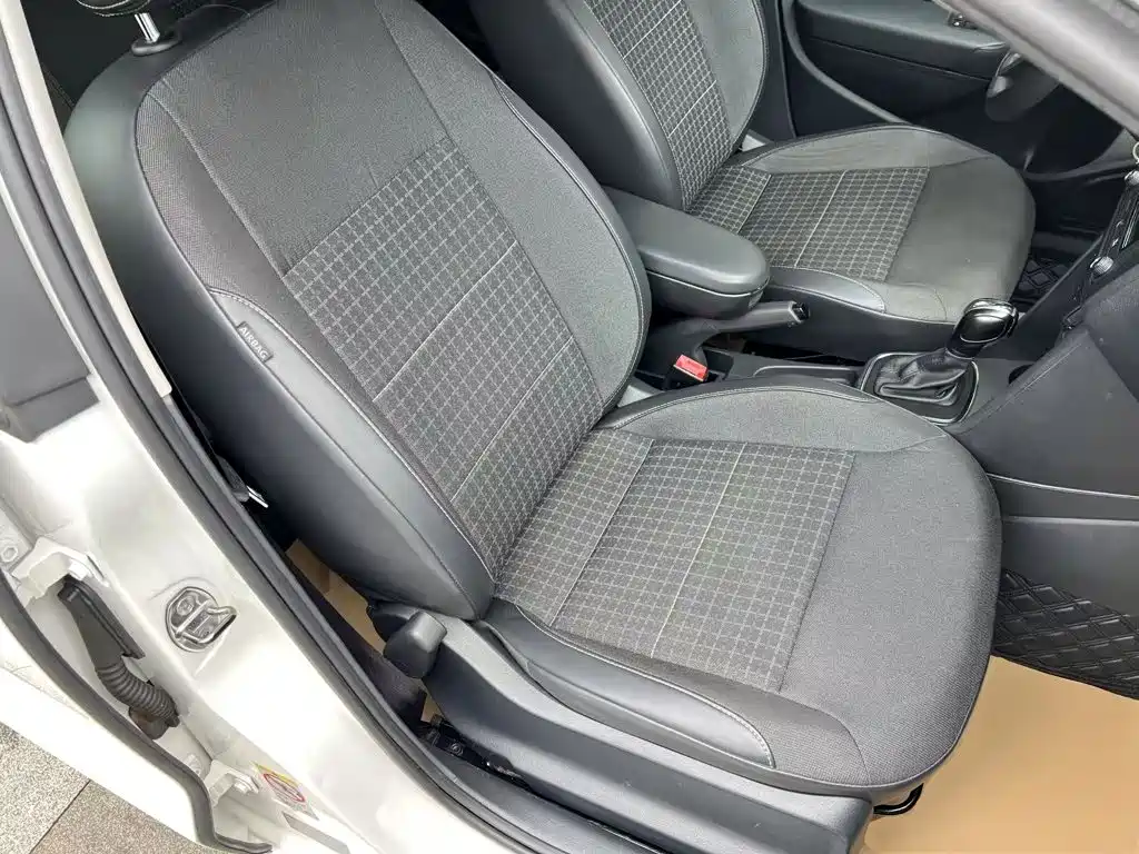 Volkswagen Polo — миниатюра 25