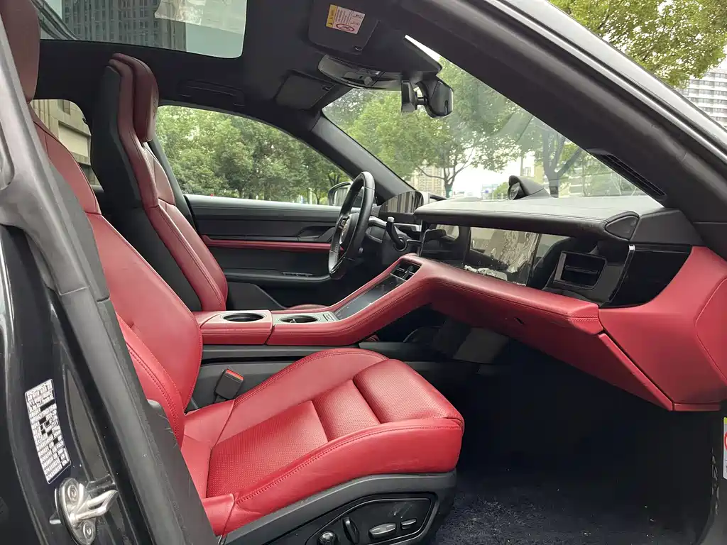 Porsche Taycan — миниатюра 11