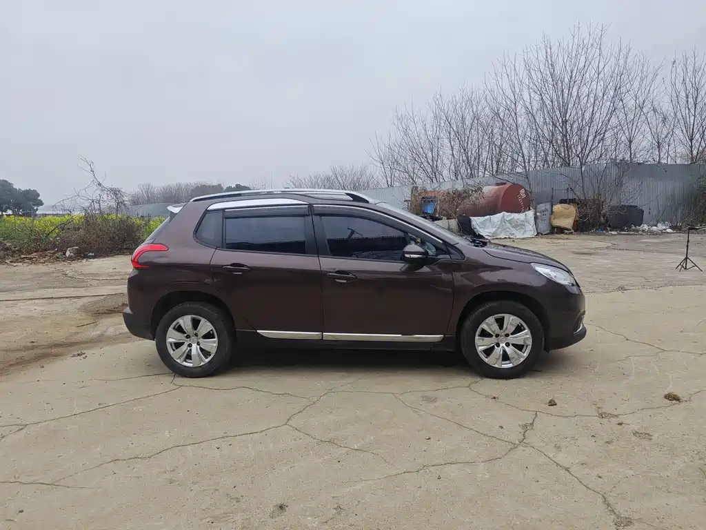PEUGEOT 2008