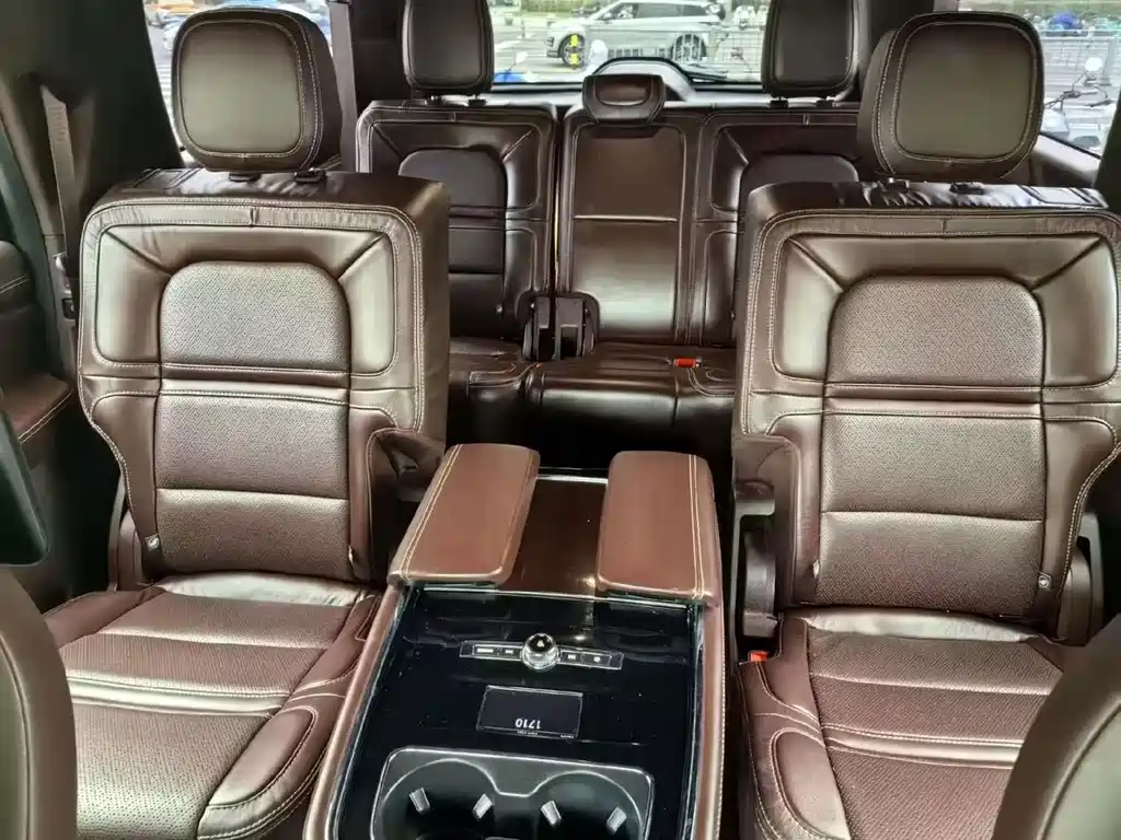 Lincoln Navigator — миниатюра 9