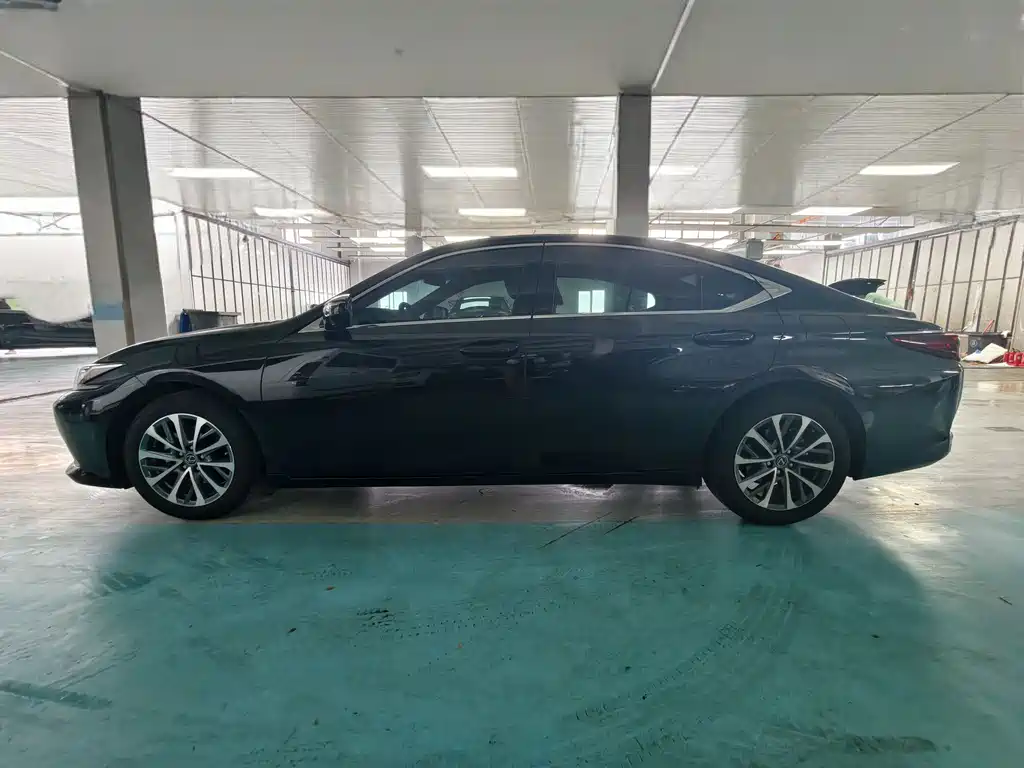 Lexus ES 2024 200 Premium