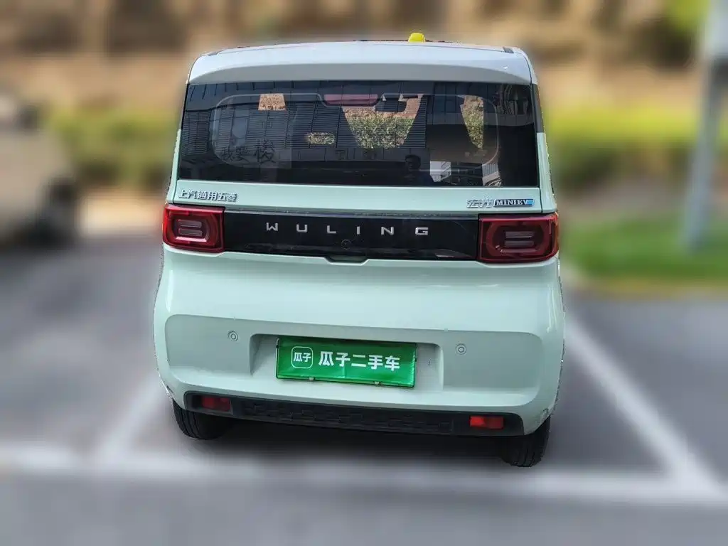 Wuling MINIEV — миниатюра 5