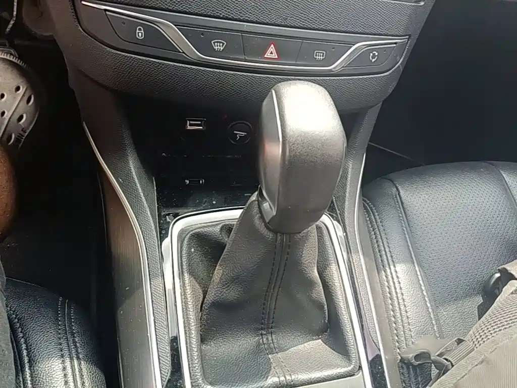 Peugeot 408 — миниатюра 14