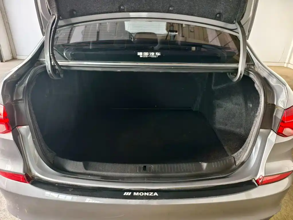 Chevrolet Monza — миниатюра 12