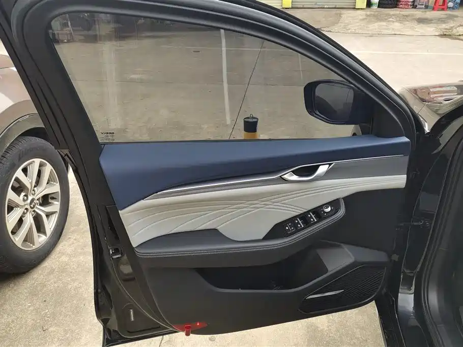 GEELY AUTOMOBILE XINGRUI