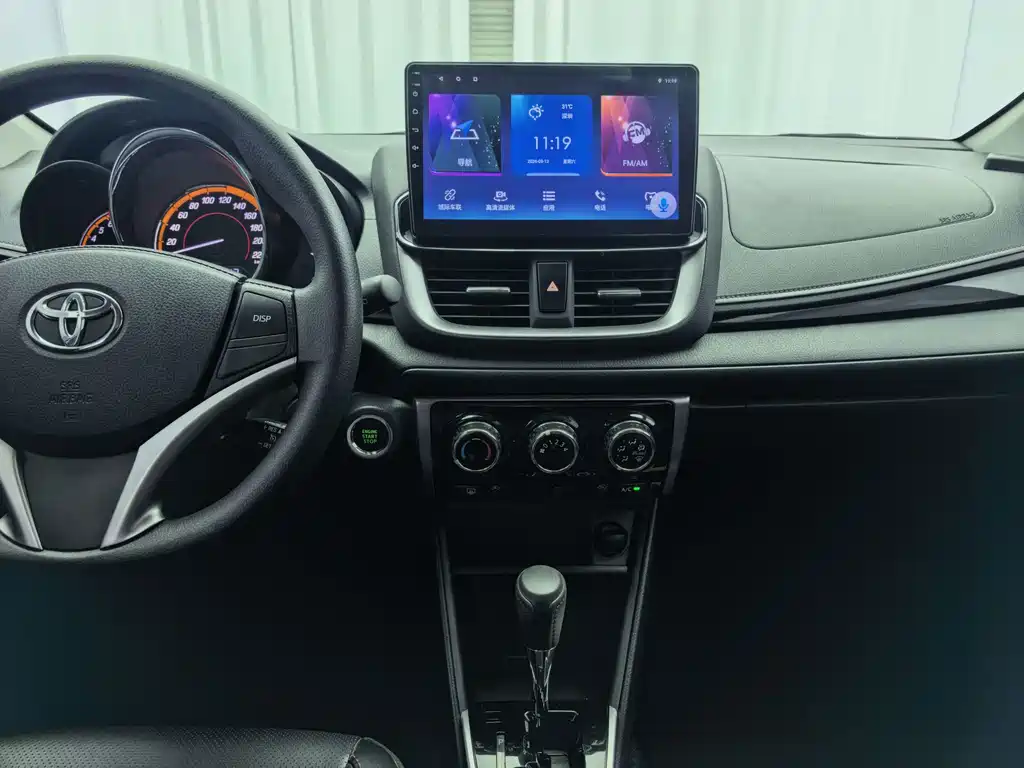 Toyota Yaris L — миниатюра 12