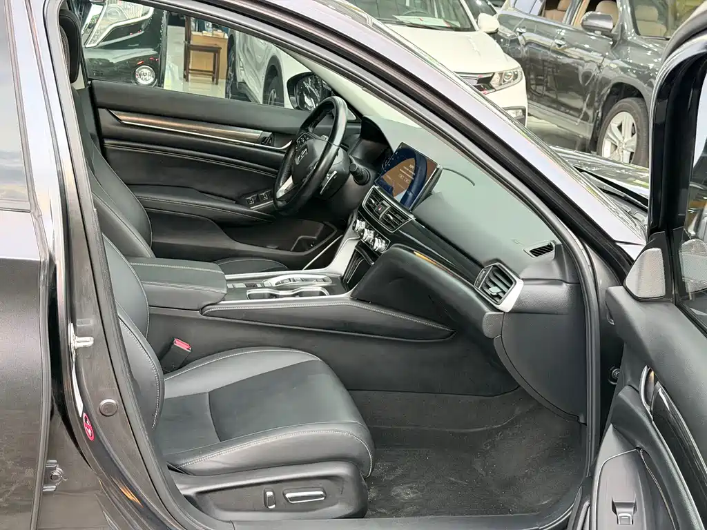 Honda Accord — миниатюра 8