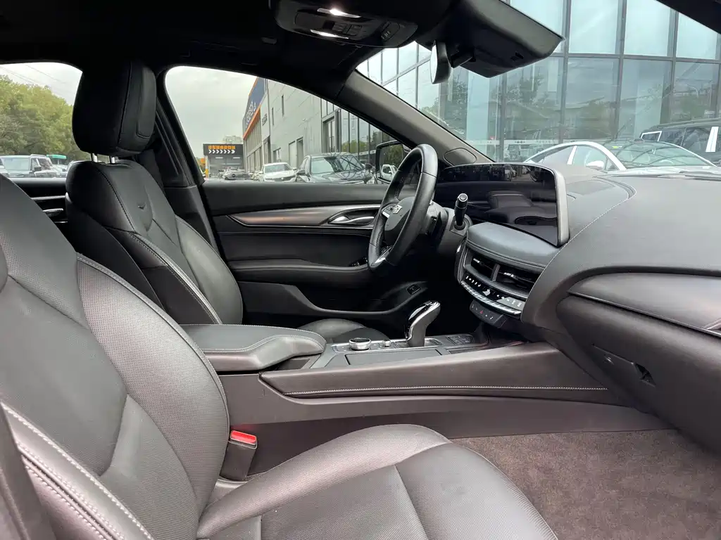 Cadillac CT5 — миниатюра 13