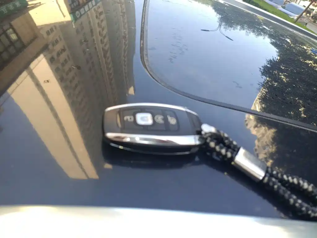 Lincoln MKC — миниатюра 9