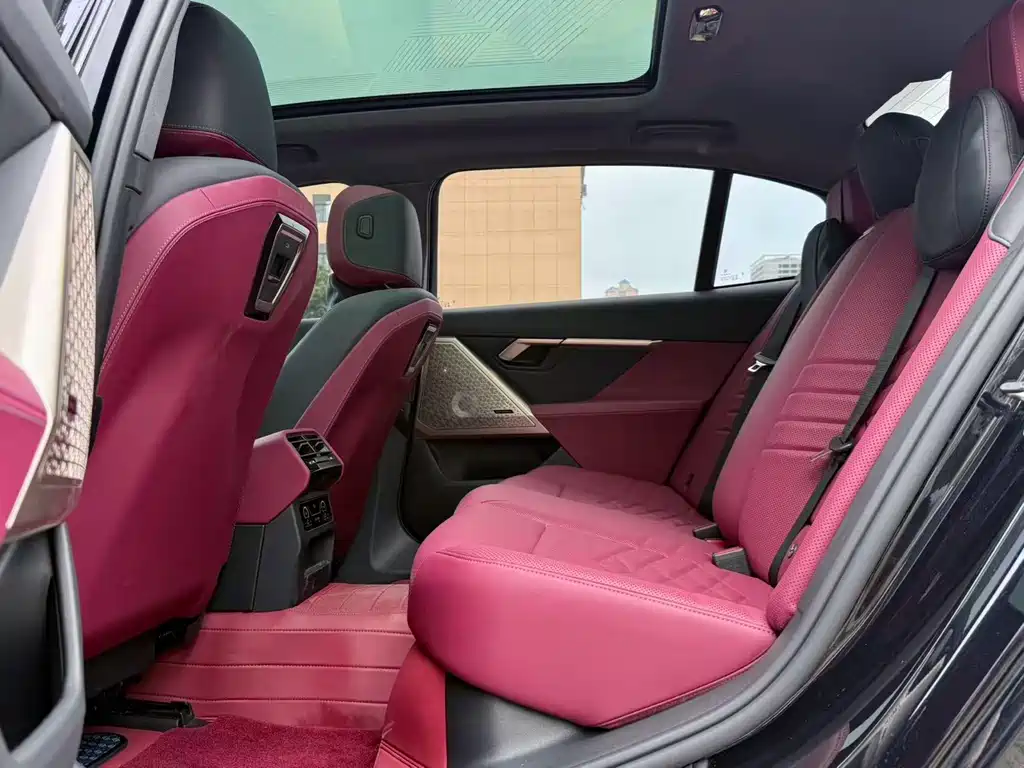BMW 5 Series — миниатюра 5