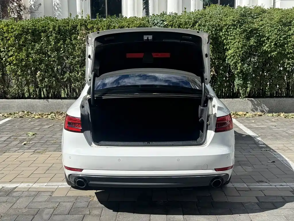 Audi A4L — миниатюра 10
