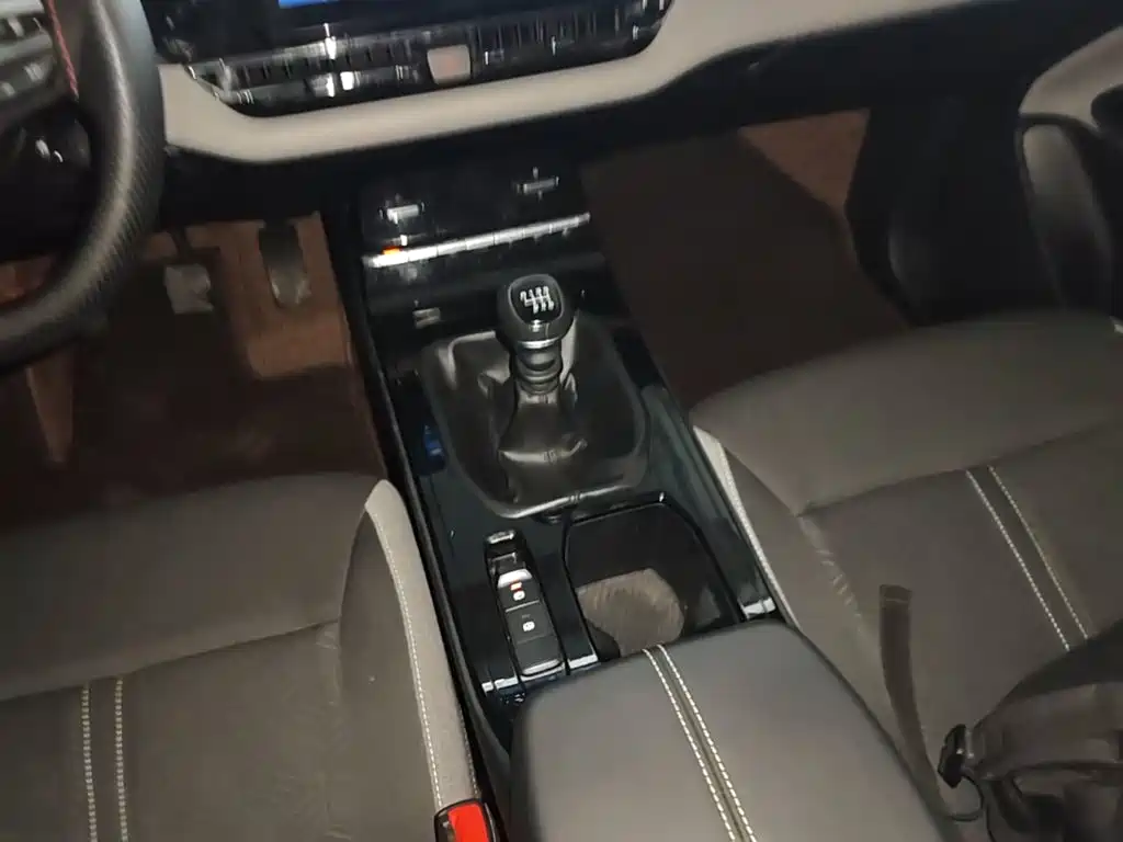 Wuling Victory — миниатюра 14