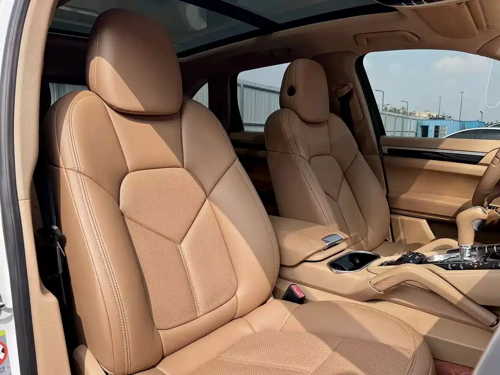 Porsche Cayenne — миниатюра 17