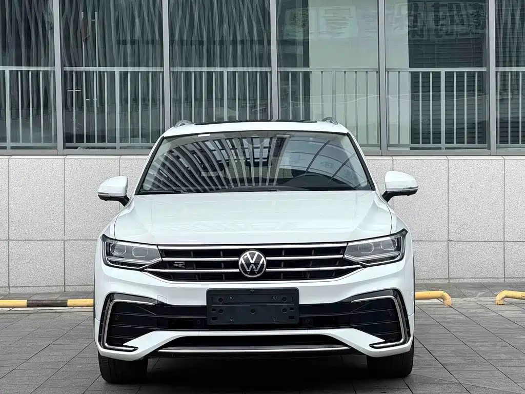 Volkswagen Tiguan L — миниатюра 2