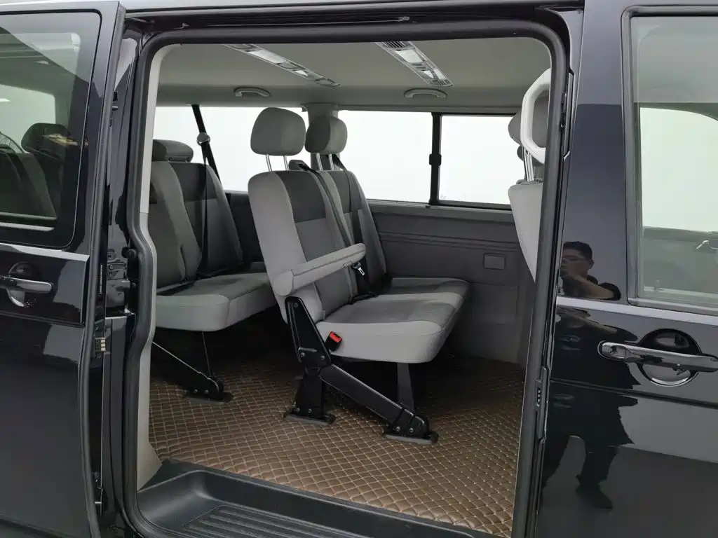 Volkswagen Caravelle — миниатюра 15
