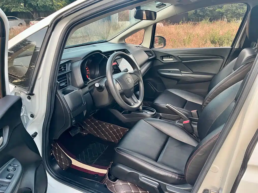 Honda Fit — миниатюра 7