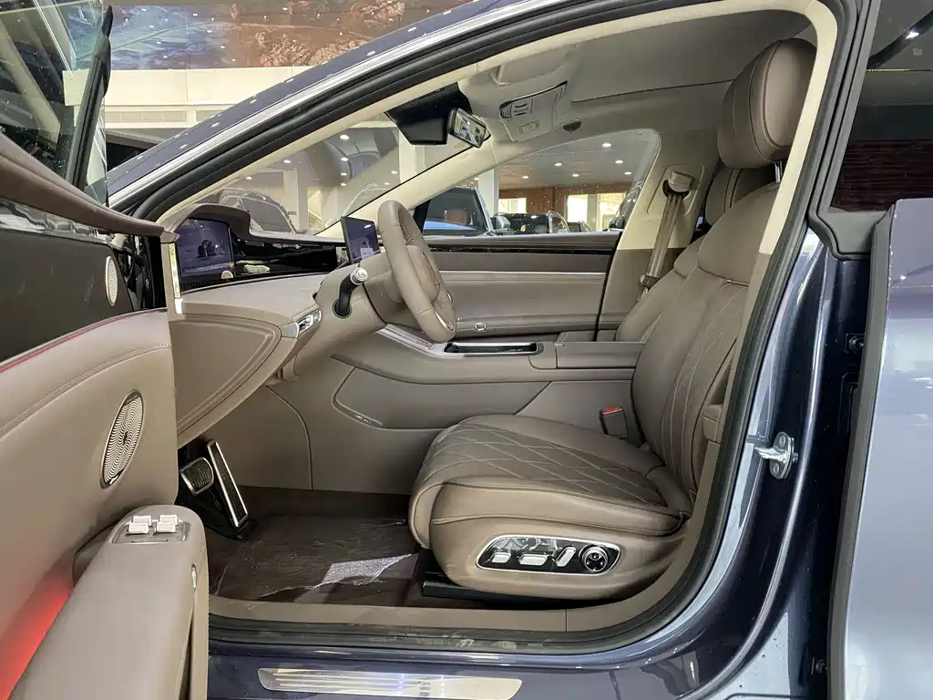 AITO ENJOY THE WORLD S9