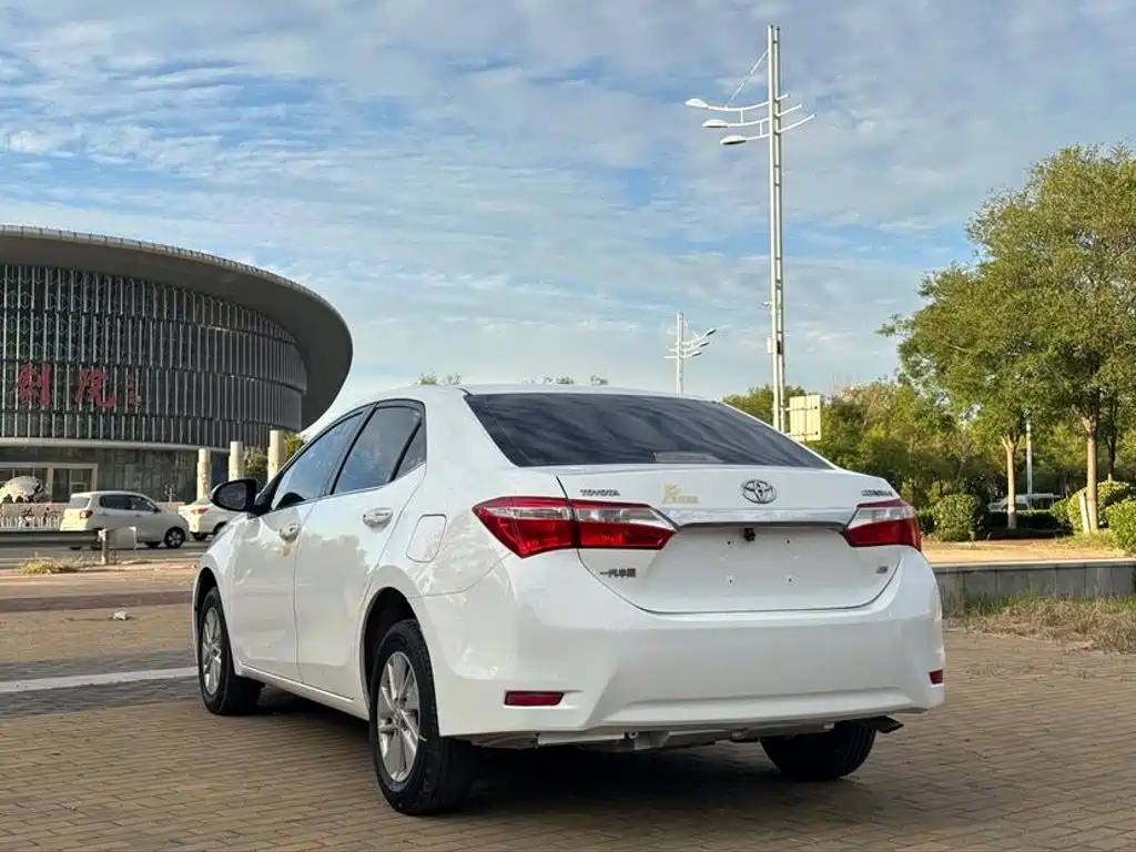 Toyota Corolla — миниатюра 6