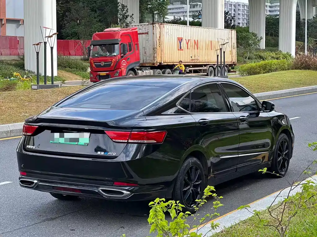Geely Borui Hybrid — миниатюра 7