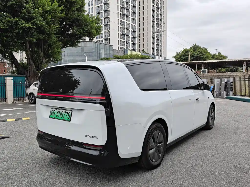 Li Auto Li MEGA — миниатюра 8