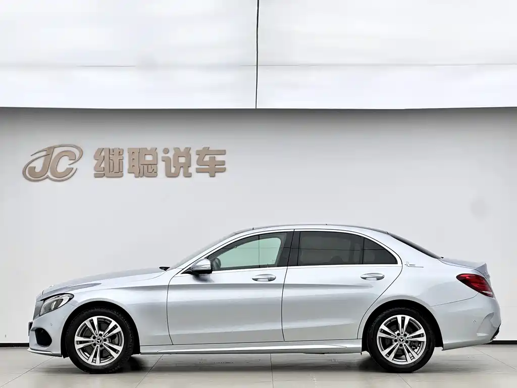 Mercedes-Benz C-Class — миниатюра 3