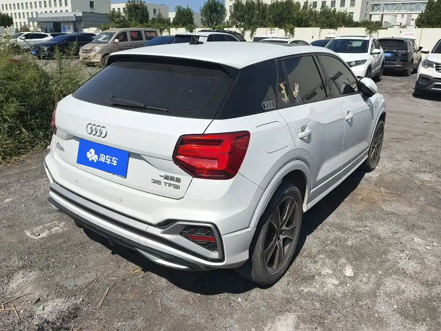 Audi Q2L — миниатюра 3