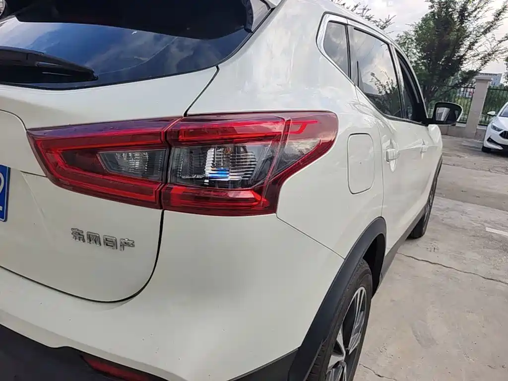 Nissan Qashqai — миниатюра 8