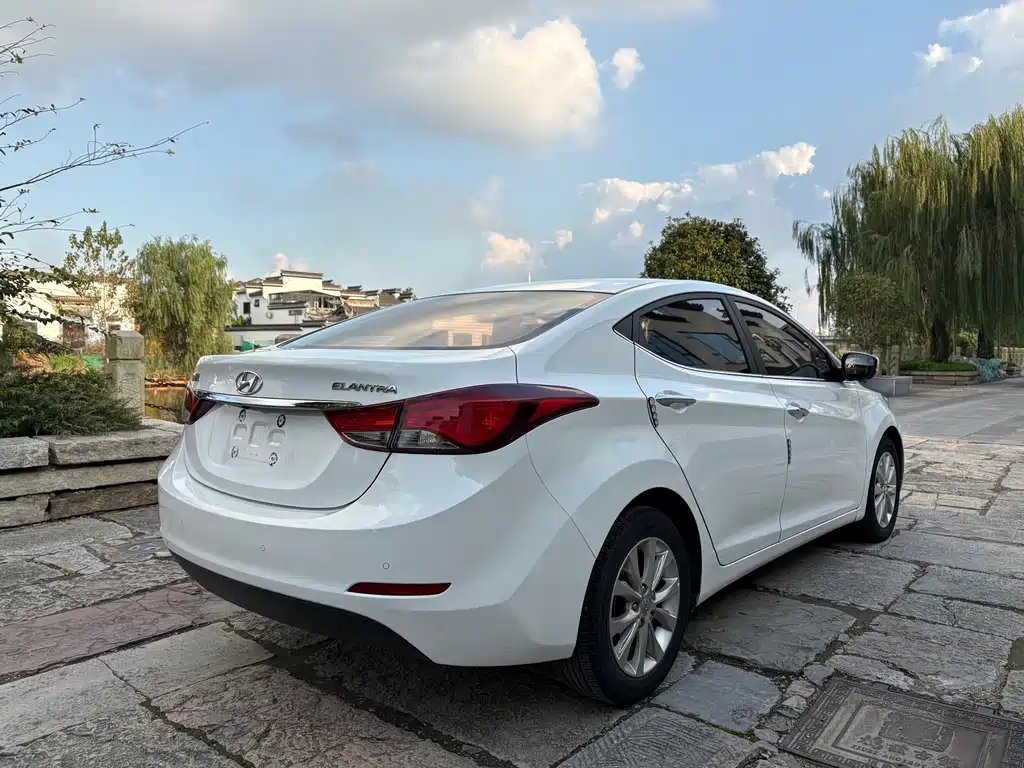 Hyundai Elantra Langdong — миниатюра 7