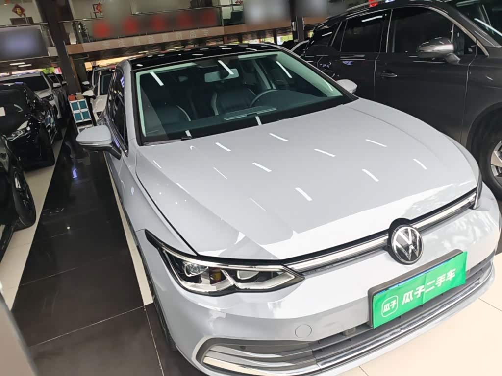 Volkswagen Golf 1.4 л 2023 г. Серебристо-серый, пробег 22200 км