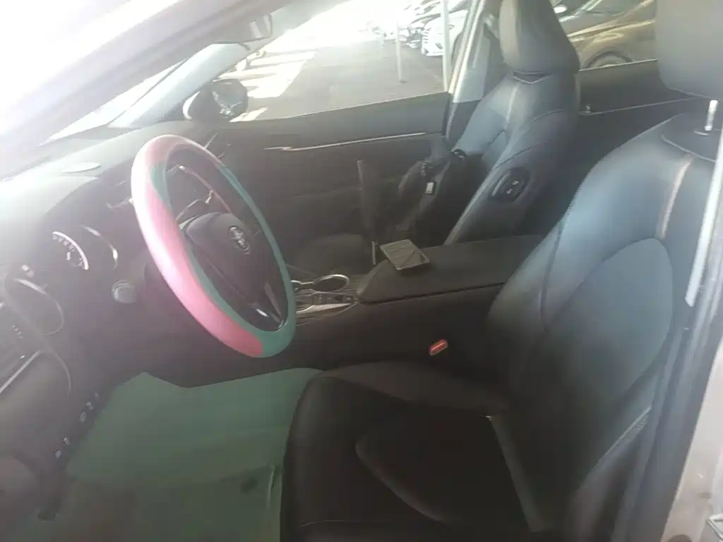 Toyota Camry — миниатюра 20