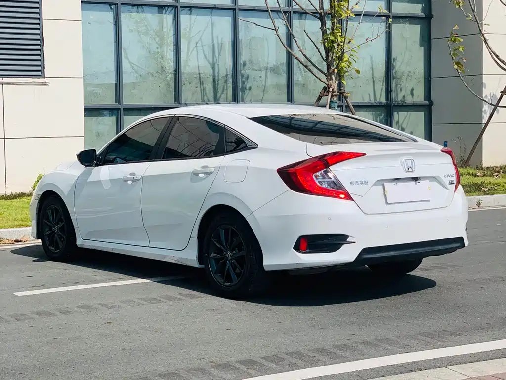 Honda Civic — миниатюра 5