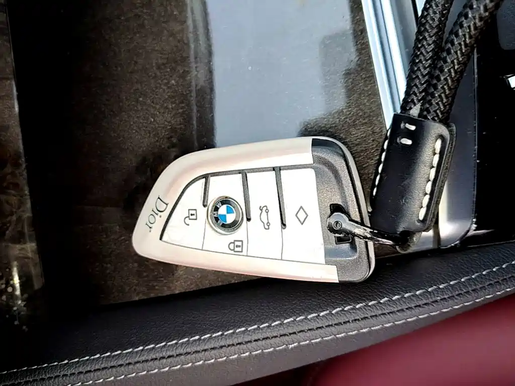BMW 5 Series — миниатюра 9