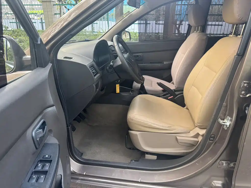 Wuling Hongguang — миниатюра 4
