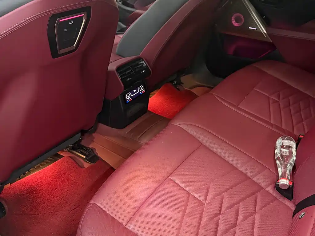 BMW 5 Series — миниатюра 5