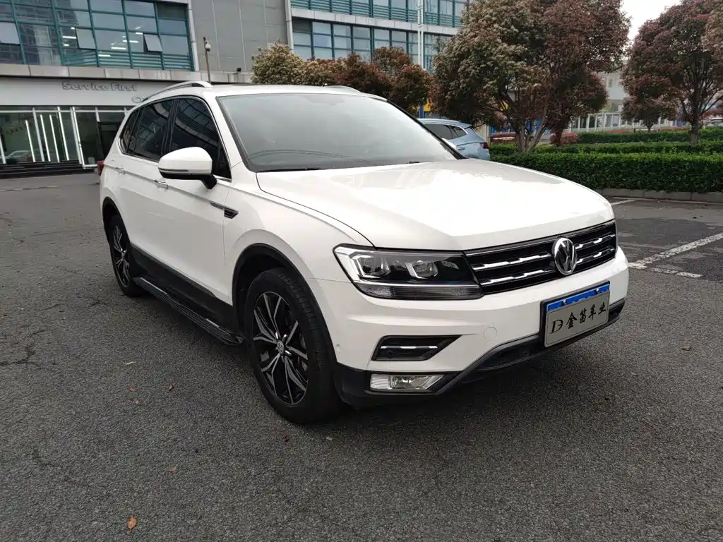 Volkswagen Tiguan L — миниатюра 3
