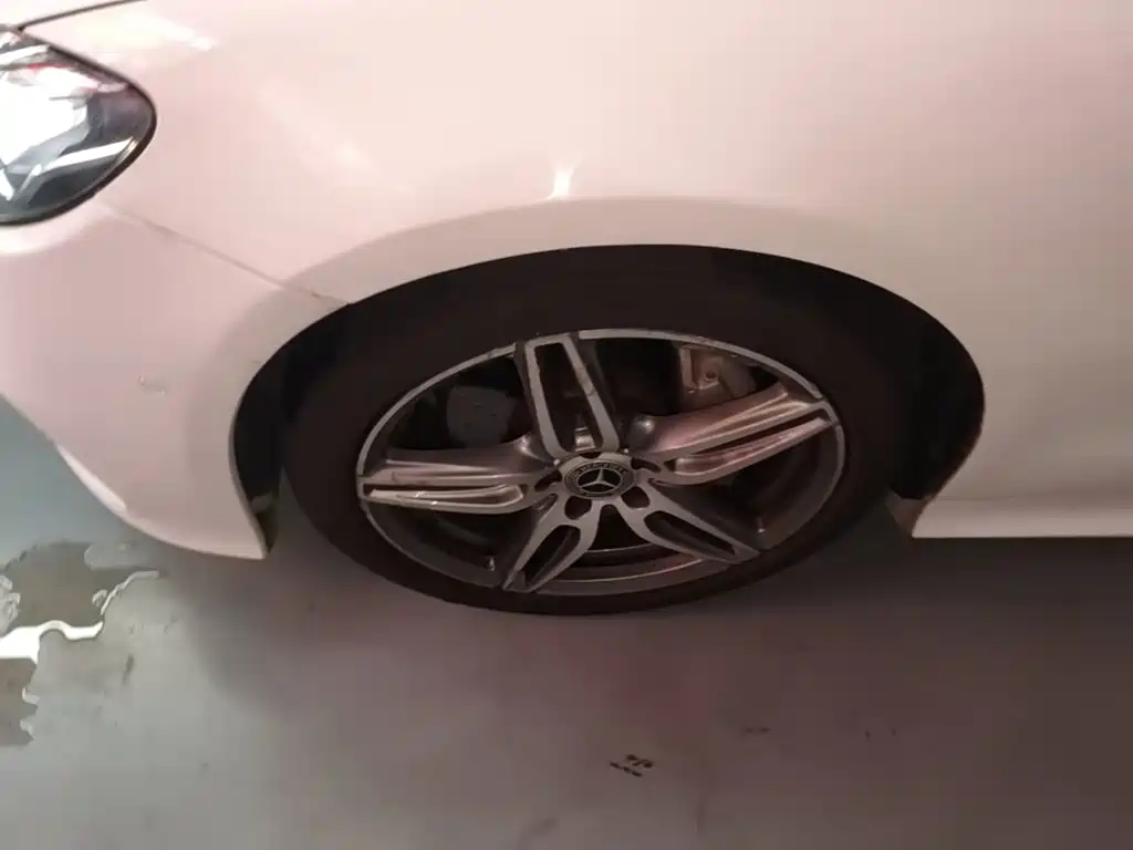 Mercedes-Benz E-Class (Import) — миниатюра 23