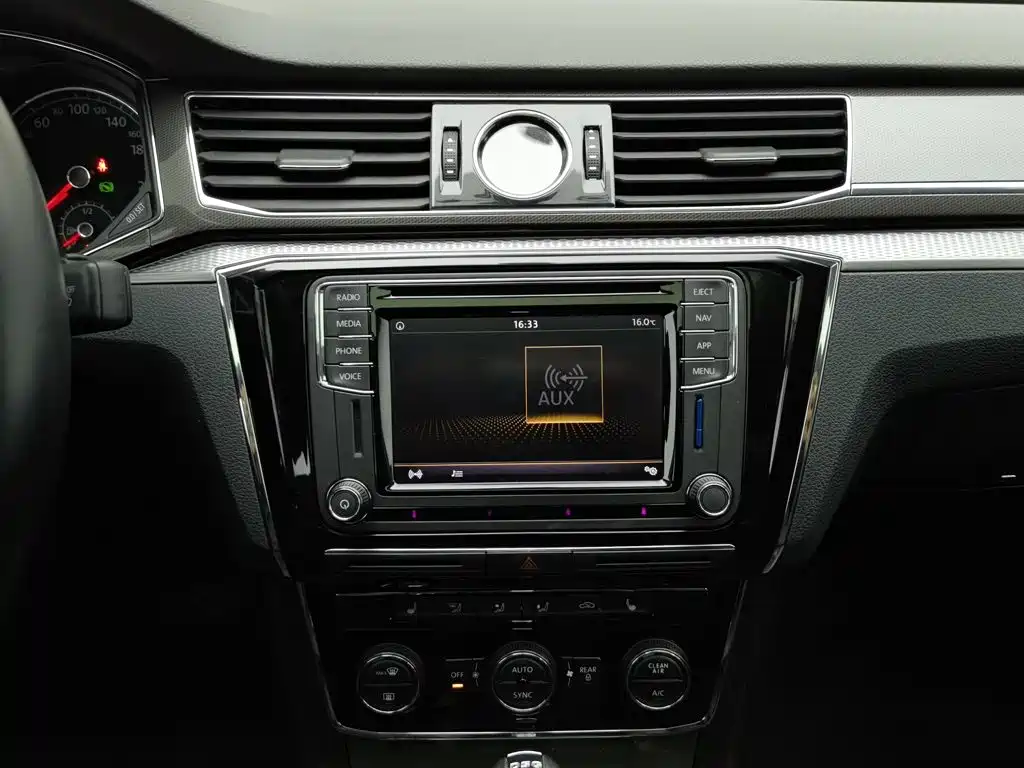 Volkswagen Passat — миниатюра 12