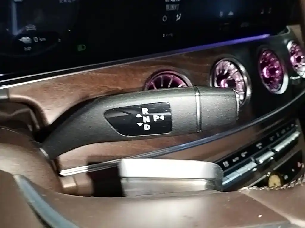 Mercedes-Benz E-Class New Energy — миниатюра 14