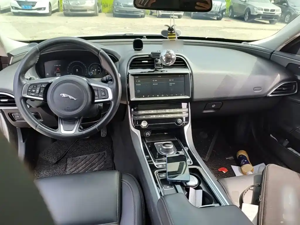 Jaguar XEL — миниатюра 10